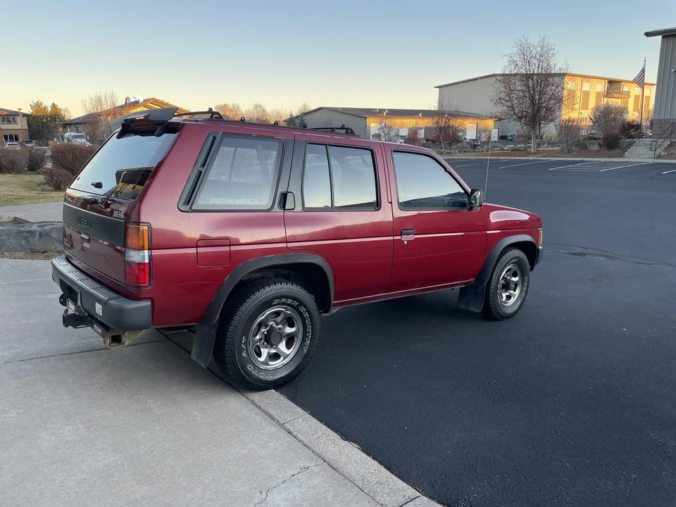 1993 Nissan Pathfinder 1st Gen - Image 19 of 31