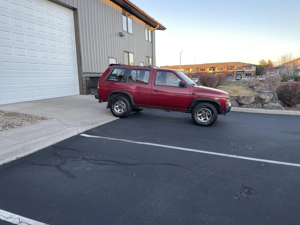 1993 Nissan Pathfinder 1st Gen - Image 26 of 31