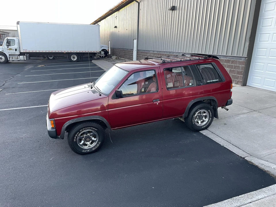 1993 Nissan Pathfinder 1st Gen - Image 8 of 31