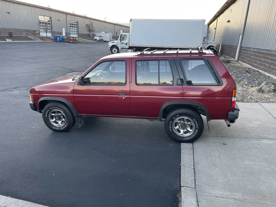 1993 Nissan Pathfinder 1st Gen - Image 13 of 31