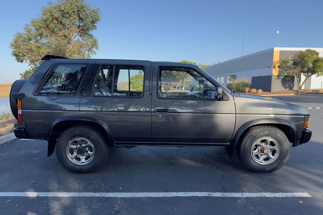 1993 Nissan Pathfinder 1st Gen - Image 3 of 23