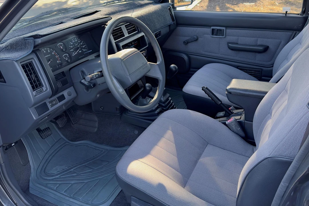 1993 Nissan Pathfinder 1st Gen - Image 22 of 23