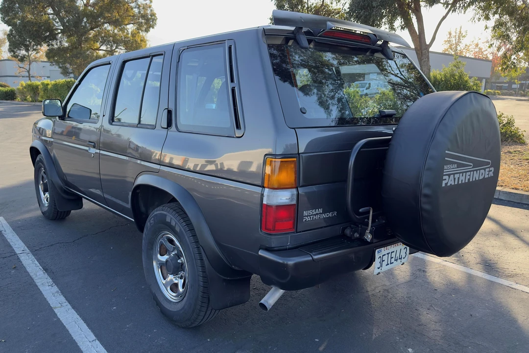1993 Nissan Pathfinder 1st Gen - Image 4 of 23