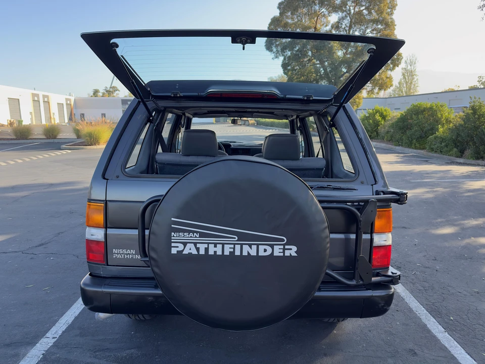 1993 Nissan Pathfinder 1st Gen - Image 10 of 23