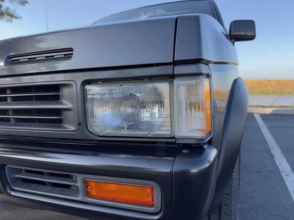 1993 Nissan Pathfinder 1st Gen - Image 16 of 23