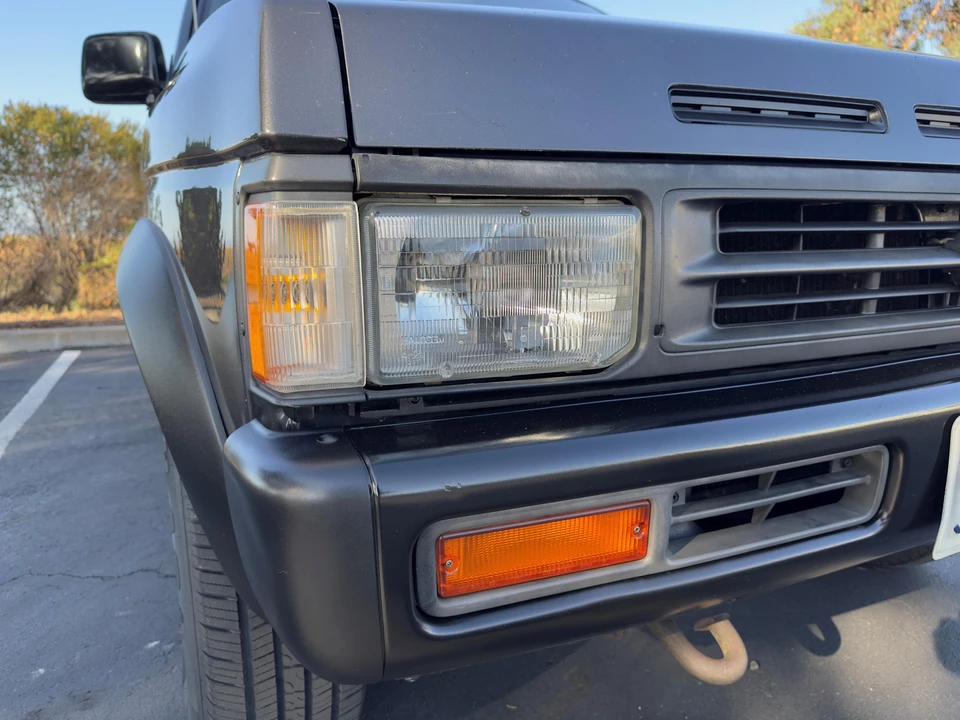 1993 Nissan Pathfinder 1st Gen - Image 14 of 23