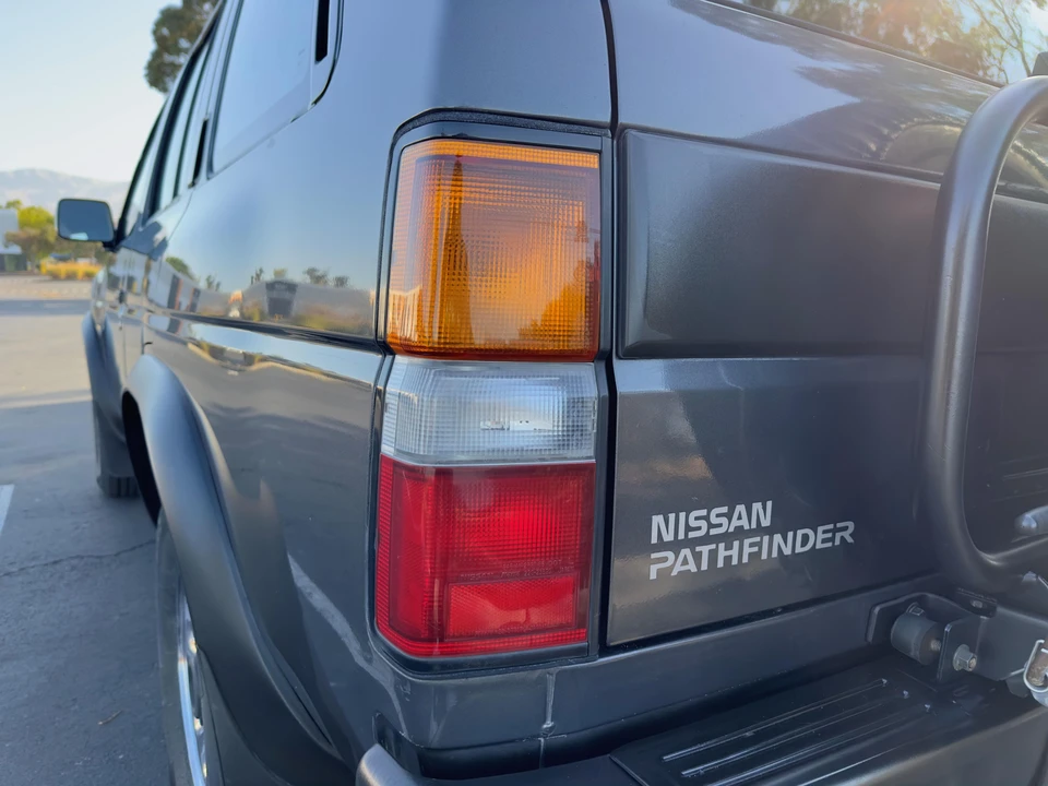 1993 Nissan Pathfinder 1st Gen - Image 21 of 23