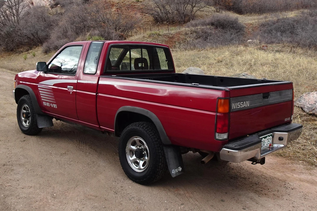 1993 Nissan - Image 4 of 10