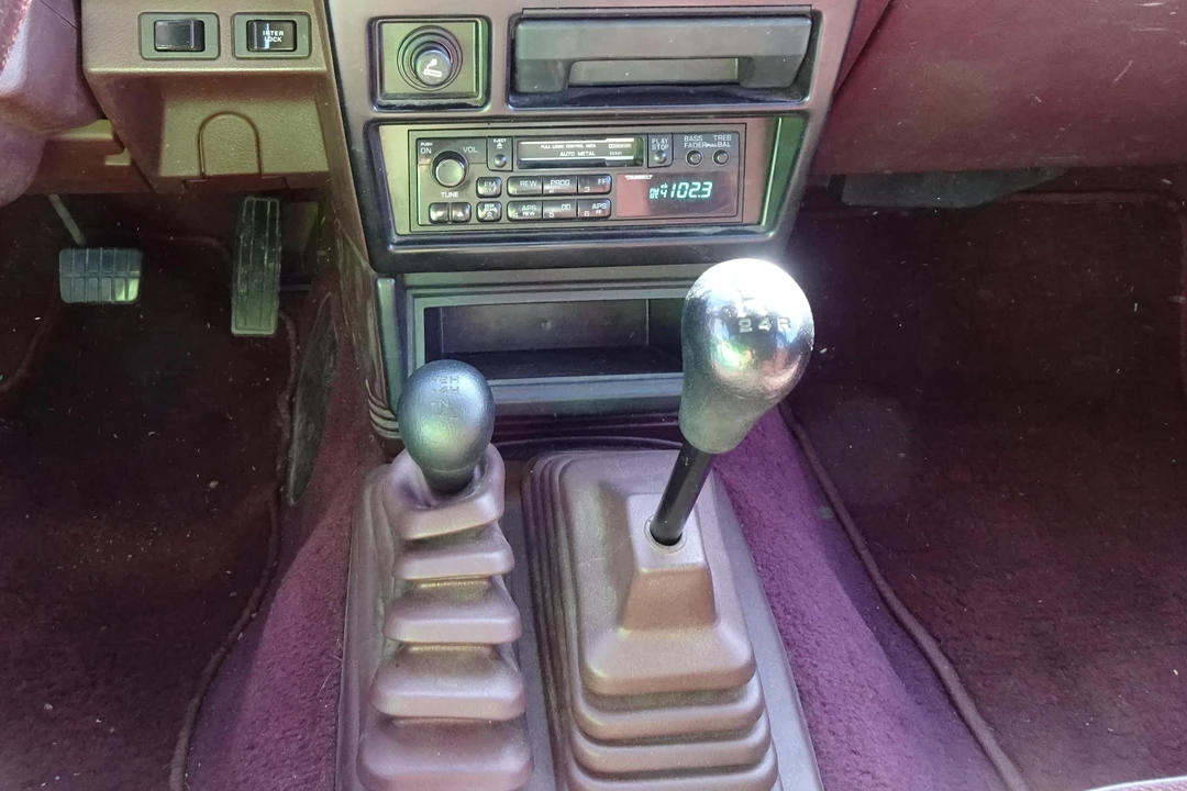 1993 Nissan - Image 9 of 10
