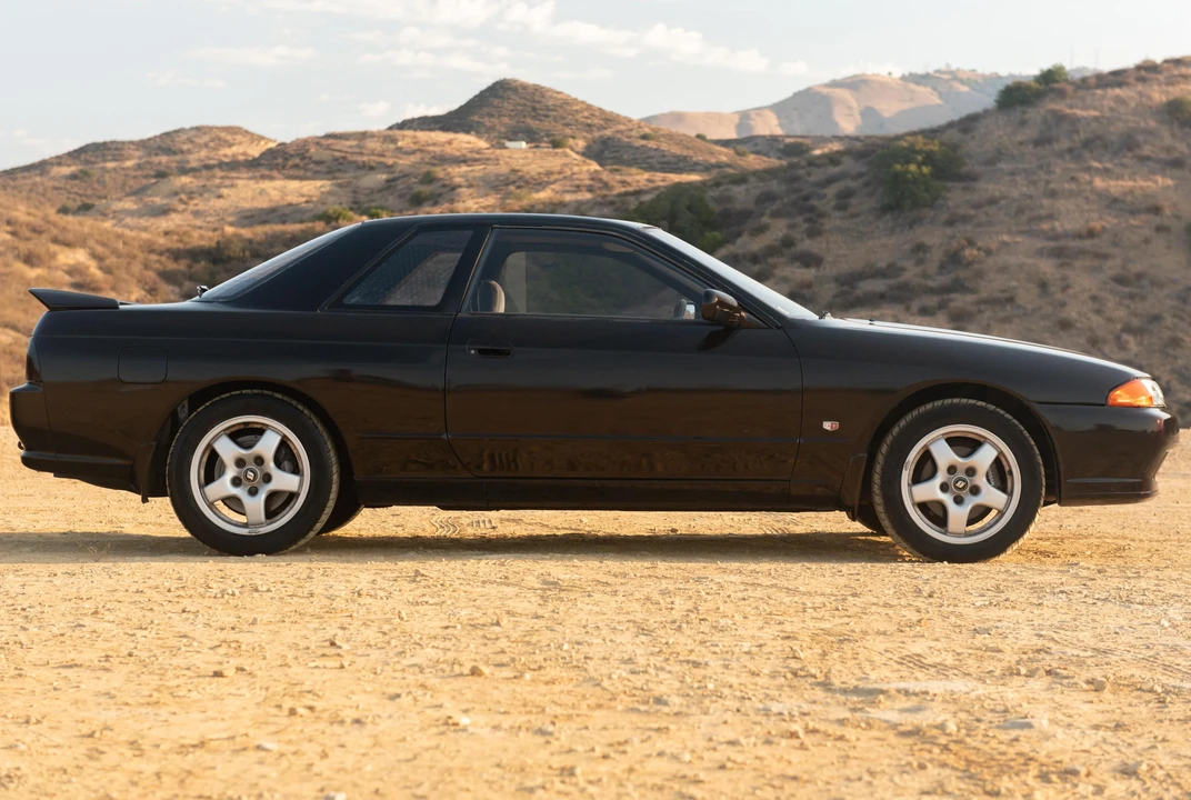1993 Nissan R32 Skyline 8th Gen - Image 3 of 31
