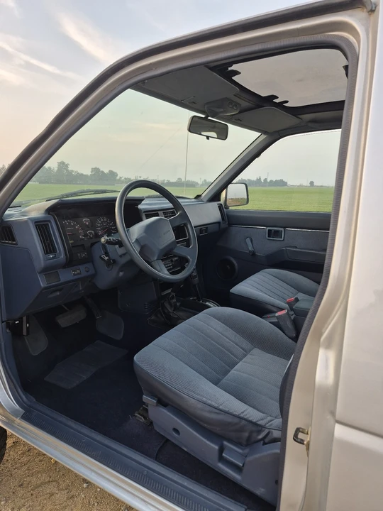 1993 Nissan - Image 10 of 21