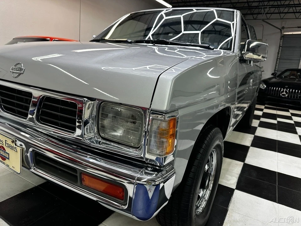 1993 Nissan Frontier - Image 9 of 21