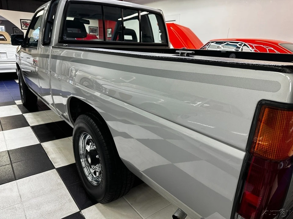 1993 Nissan - Image 22 of 24