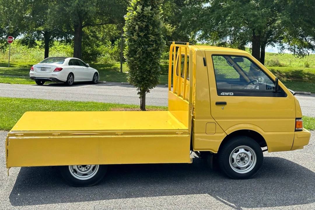 1993 Nissan Vanette 2nd Gen - Image 3 of 31