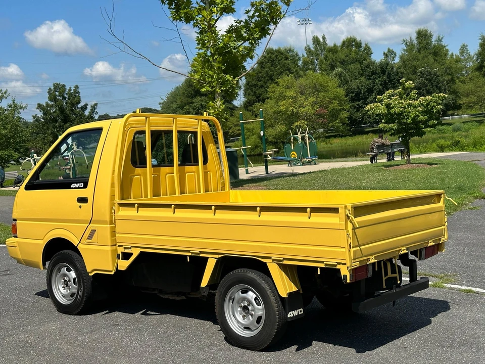 1993 Nissan Vanette 2nd Gen - Image 28 of 31