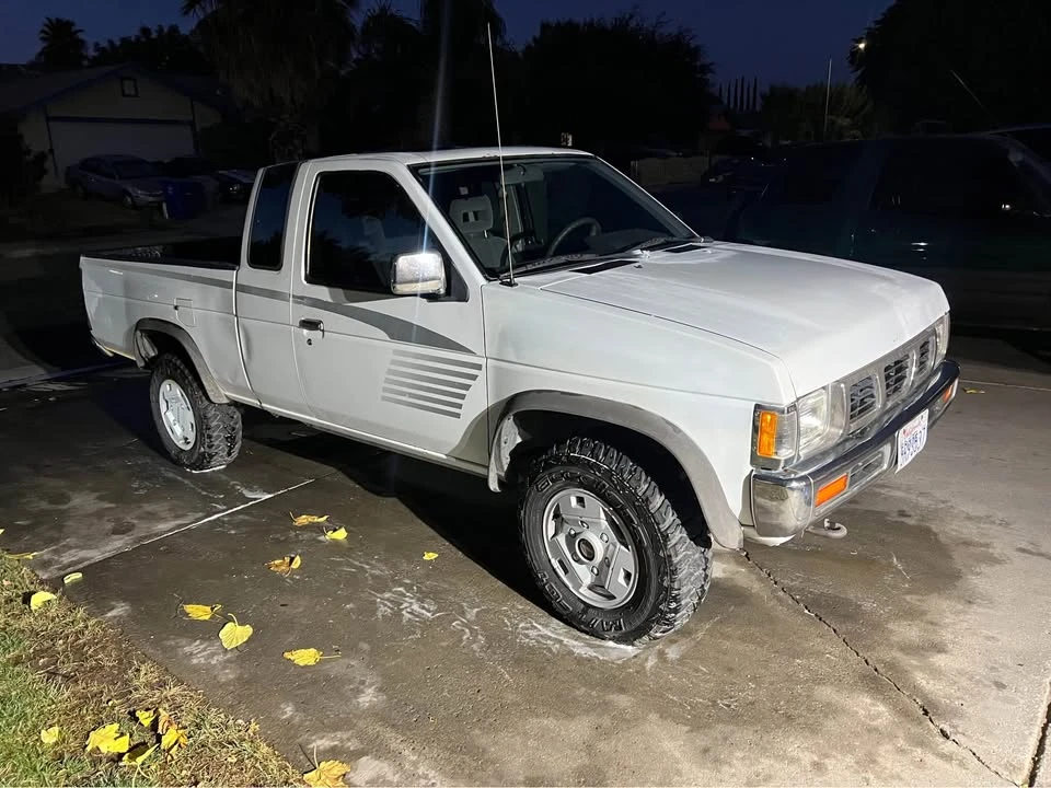 1993 Nissan Frontier - Image 2 of 6