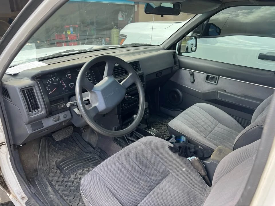 1993 Nissan Frontier - Image 5 of 6