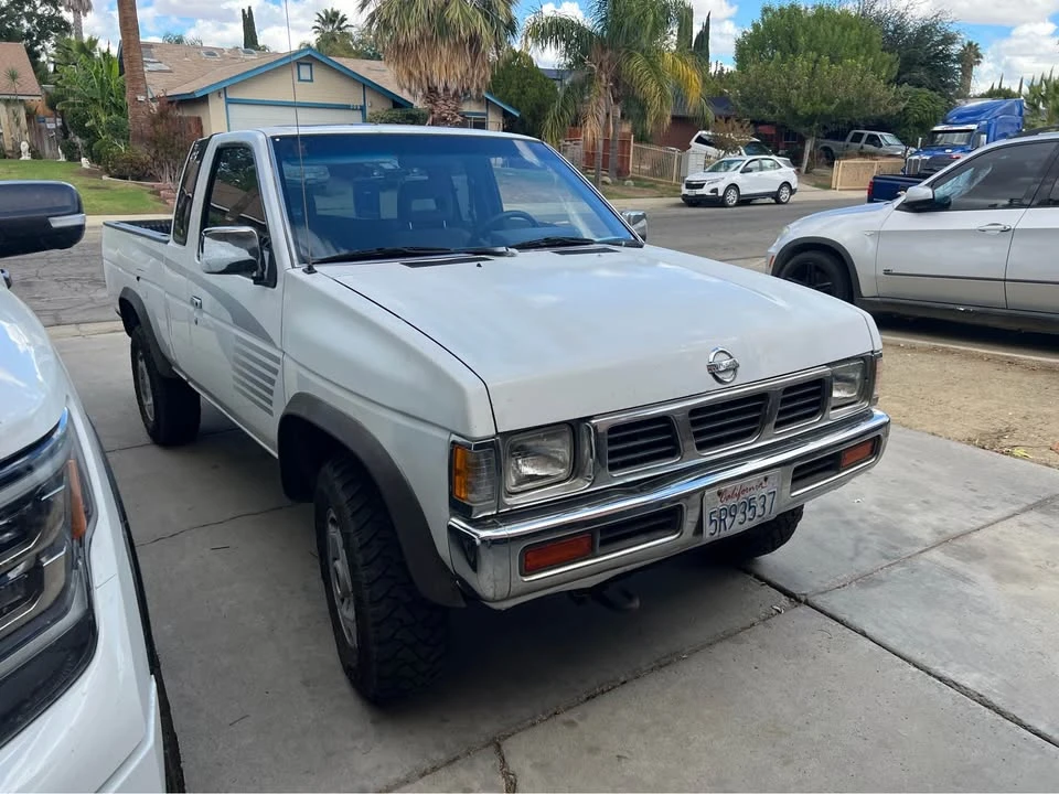 1993 Nissan Frontier - Image 3 of 6