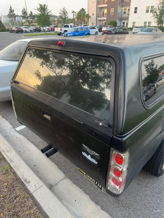 1993 Nissan Frontier - Image 4 of 10