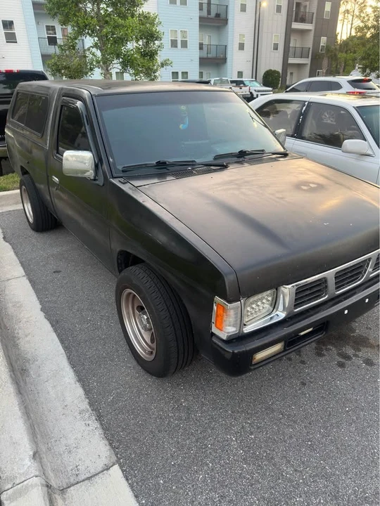 1993 Nissan Frontier - Image 2 of 10