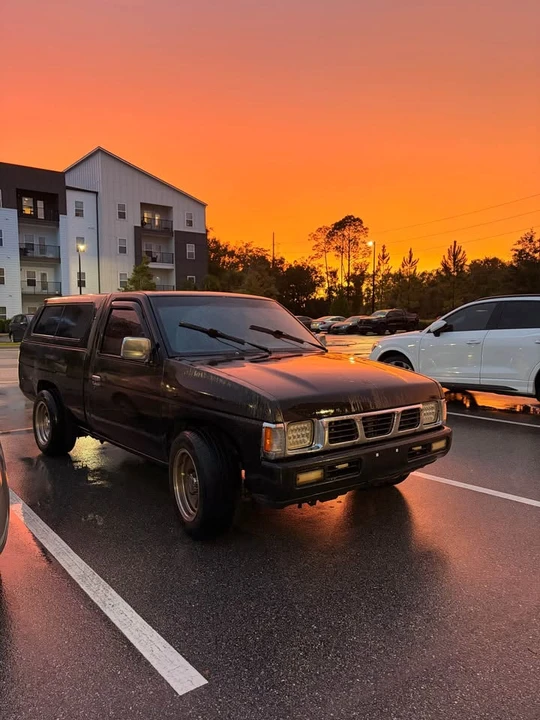 1993 Nissan Frontier - Image 10 of 10
