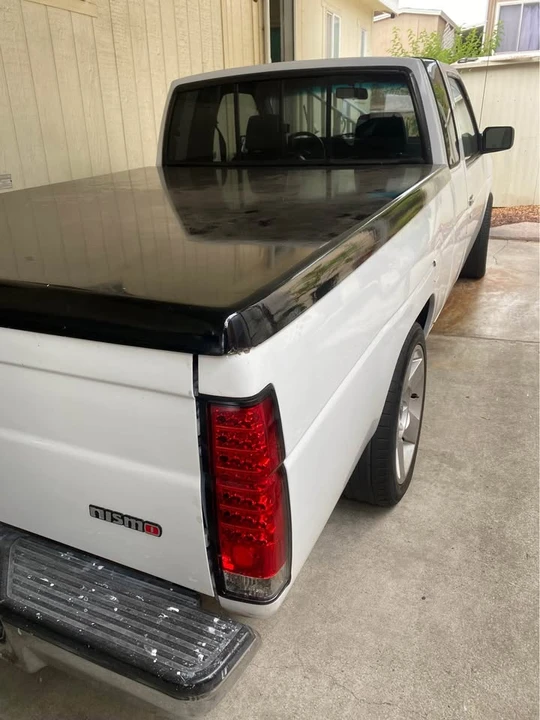 1993 Nissan Frontier - Image 6 of 7