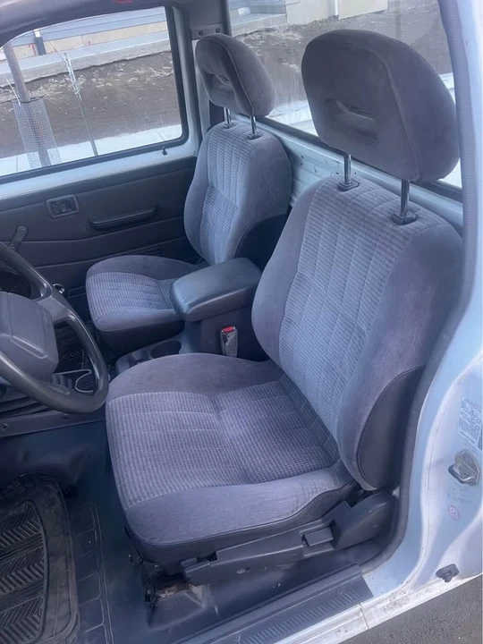 1993 Nissan Frontier - Image 7 of 9