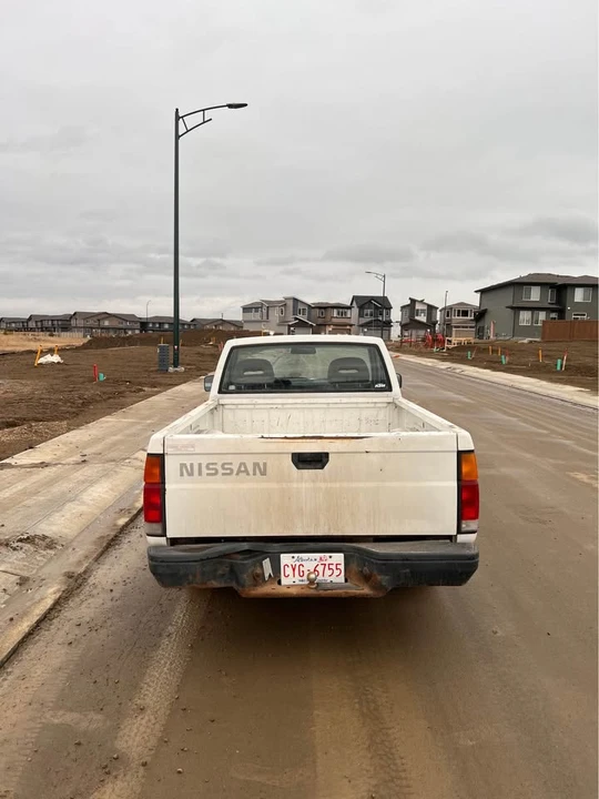 1993 Nissan Frontier - Image 5 of 9