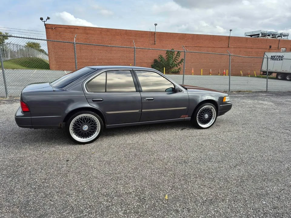 1993 Nissan Maxima 3rd Gen - Image 2 of 4