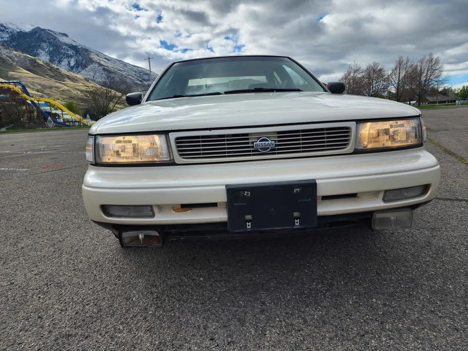 1993 Nissan Maxima 3rd Gen - Image 10 of 20
