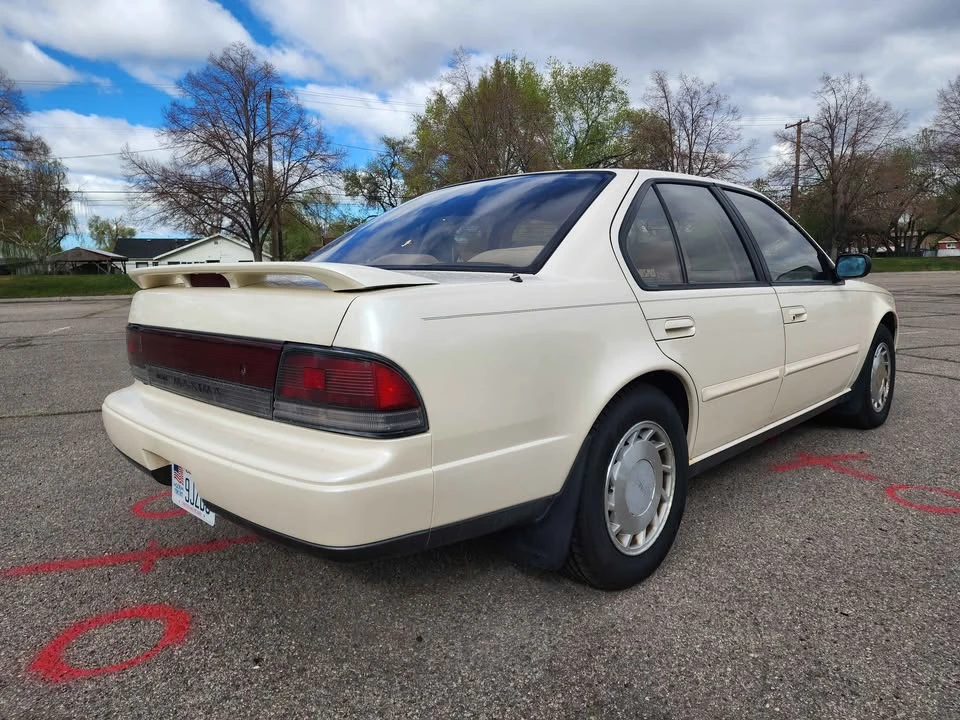 1993 Nissan Maxima 3rd Gen - Image 7 of 20