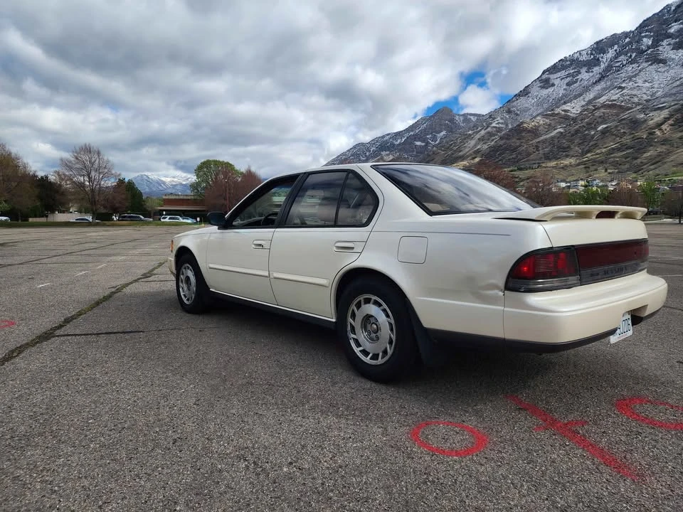 1993 Nissan Maxima 3rd Gen - Image 5 of 20