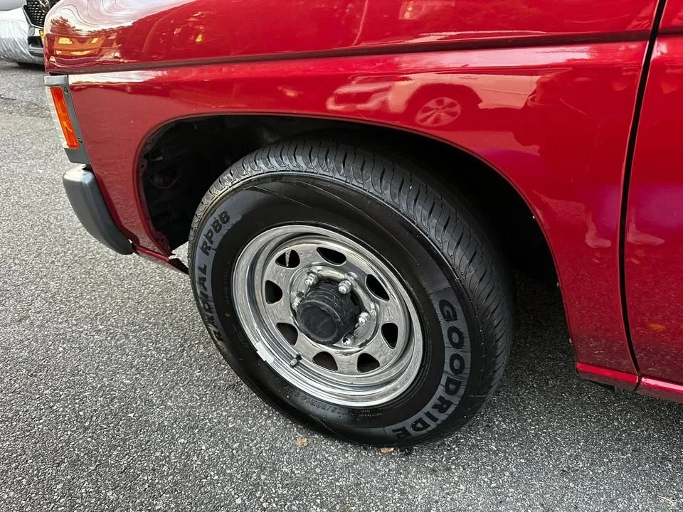 1993 Nissan Frontier - Image 2 of 7