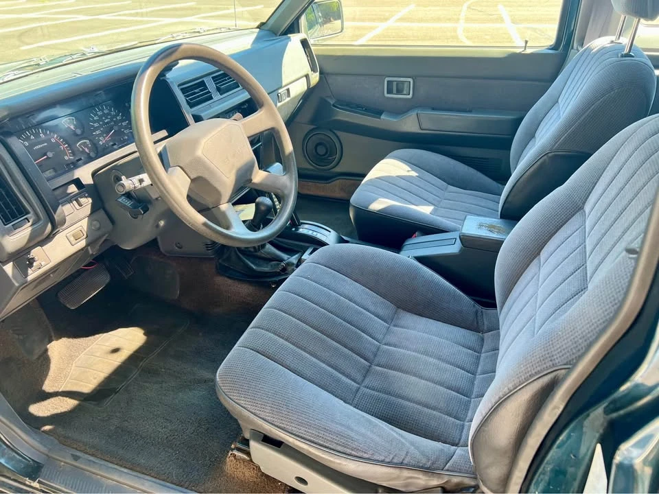 1993 Nissan Frontier - Image 9 of 12