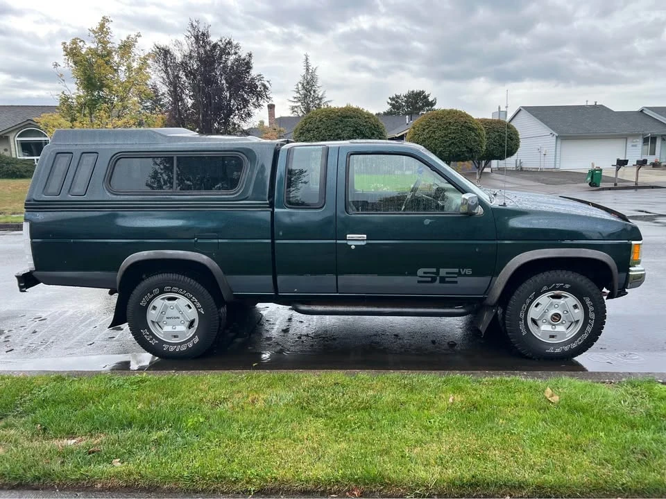 1993 Nissan Frontier - Image 2 of 12