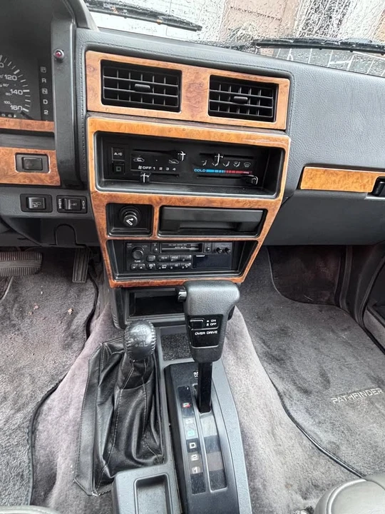 1993 Nissan Pathfinder 1st Gen - Image 14 of 16