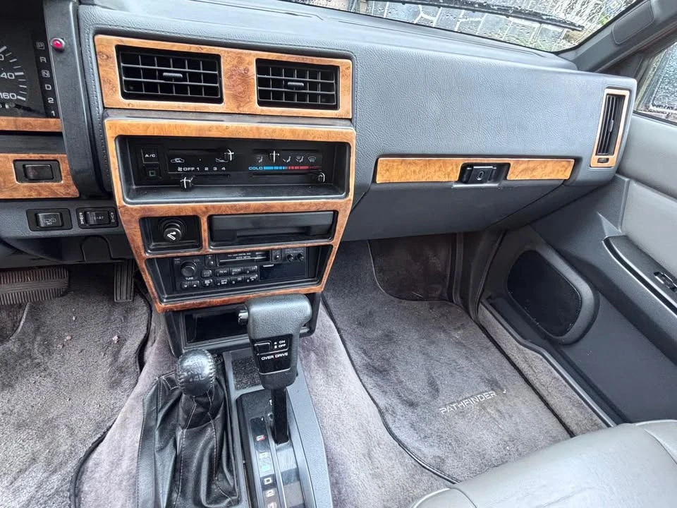 1993 Nissan Pathfinder 1st Gen - Image 13 of 16