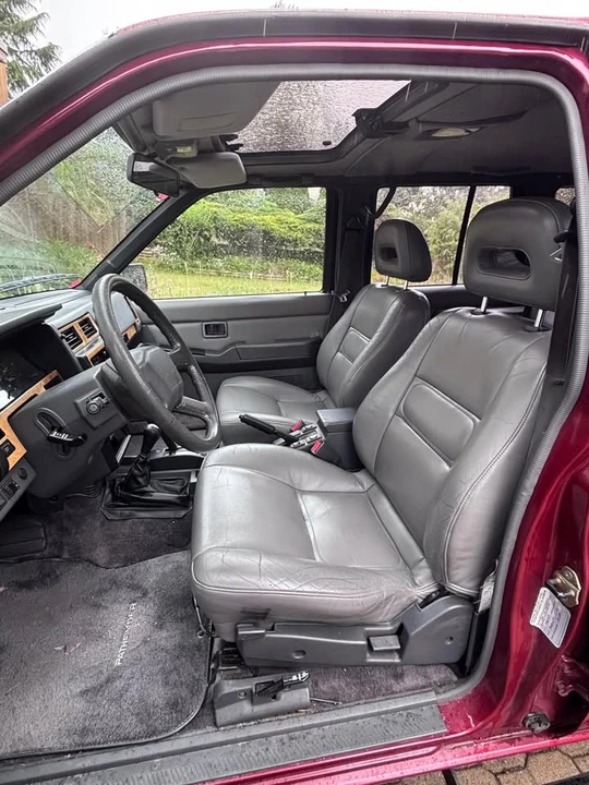 1993 Nissan Pathfinder 1st Gen - Image 9 of 16
