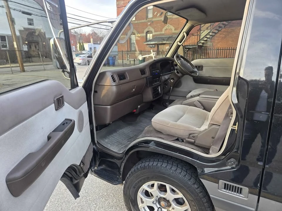 1993 Nissan Caravan 3rd Gen - Image 5 of 12