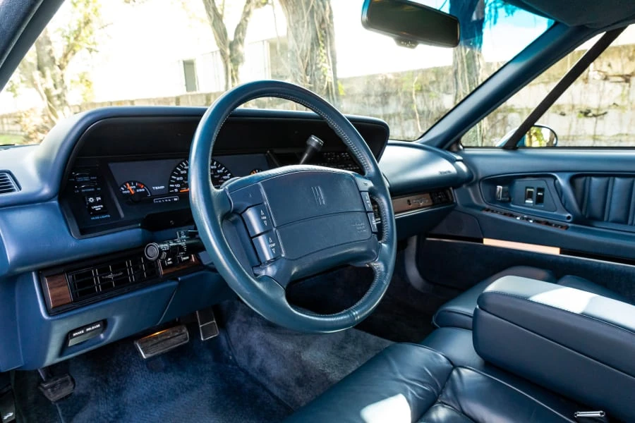 1993 Oldsmobile 98 - Image 4 of 30