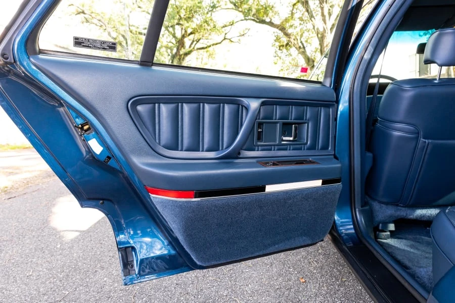 1993 Oldsmobile 98 - Image 19 of 30
