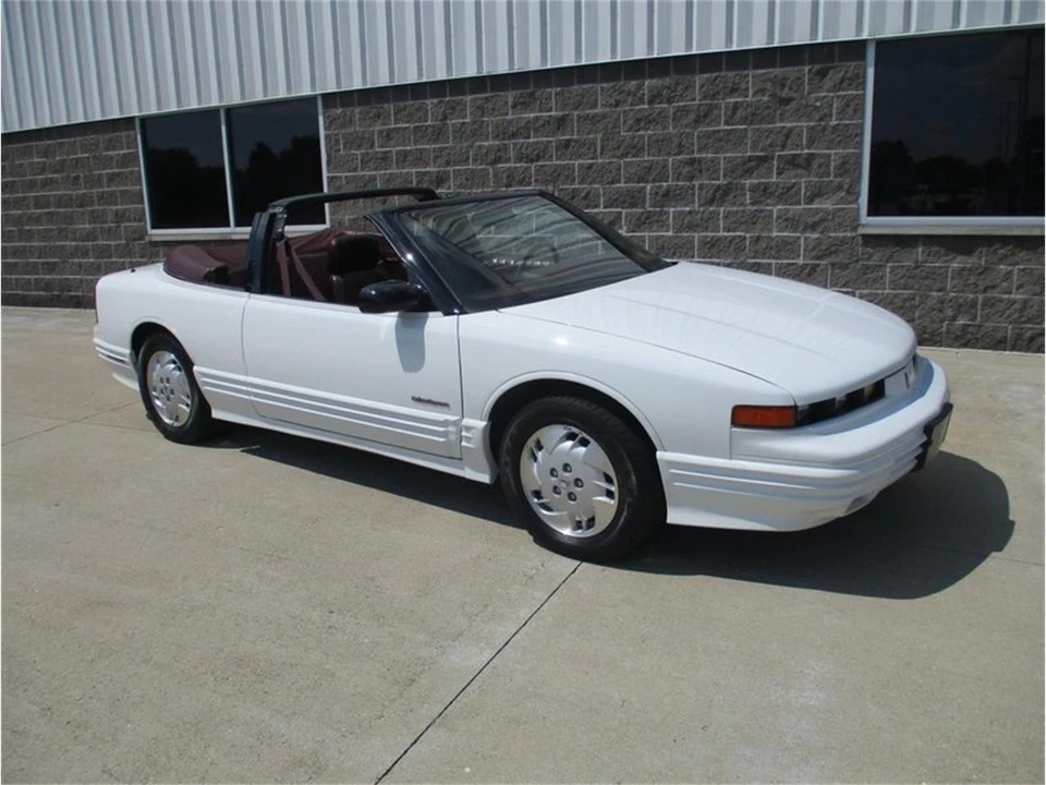 1993 Oldsmobile Cutlass Ciera - Image 4 of 31