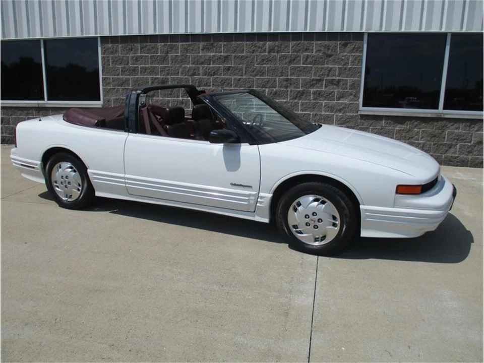 1993 Oldsmobile Cutlass Ciera - Image 9 of 31
