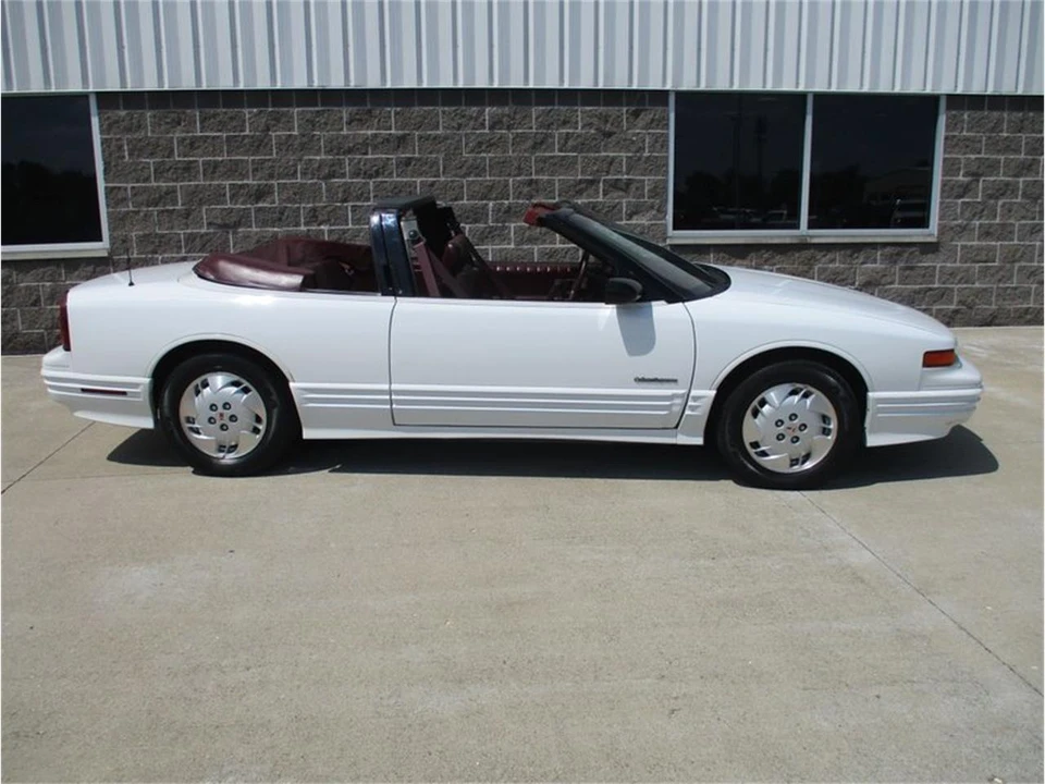 1993 Oldsmobile Cutlass Ciera - Image 10 of 31