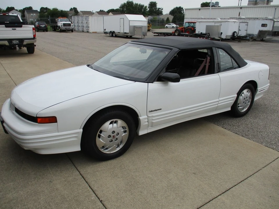 1993 Oldsmobile Cutlass Ciera - Image 4 of 9