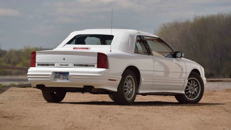 1993 Oldsmobile Cutlass Ciera - Image 3 of 12