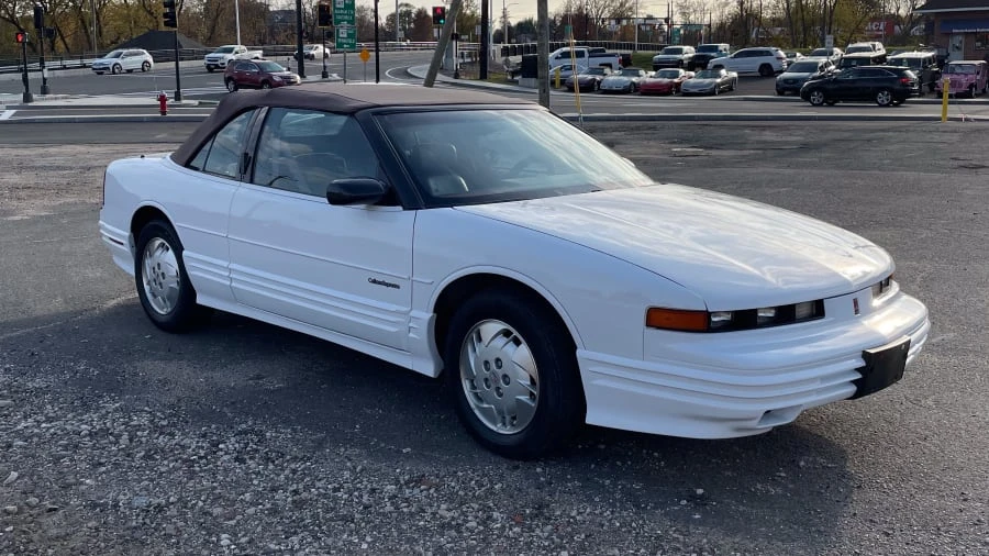 1993 Oldsmobile Cutlass Supreme - Image 8 of 15