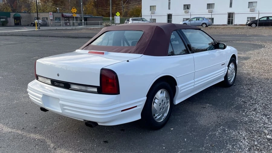 1993 Oldsmobile Cutlass Supreme - Image 10 of 15
