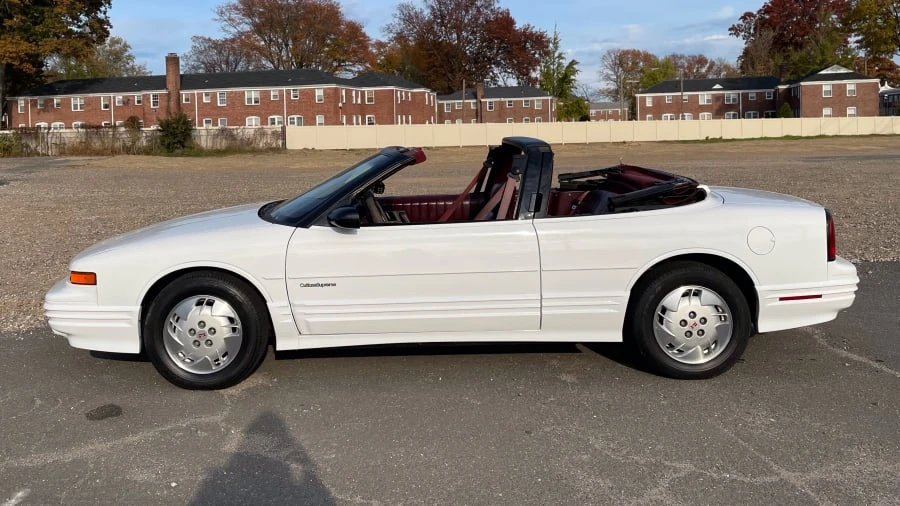 1993 Oldsmobile Cutlass Supreme - Image 2 of 15