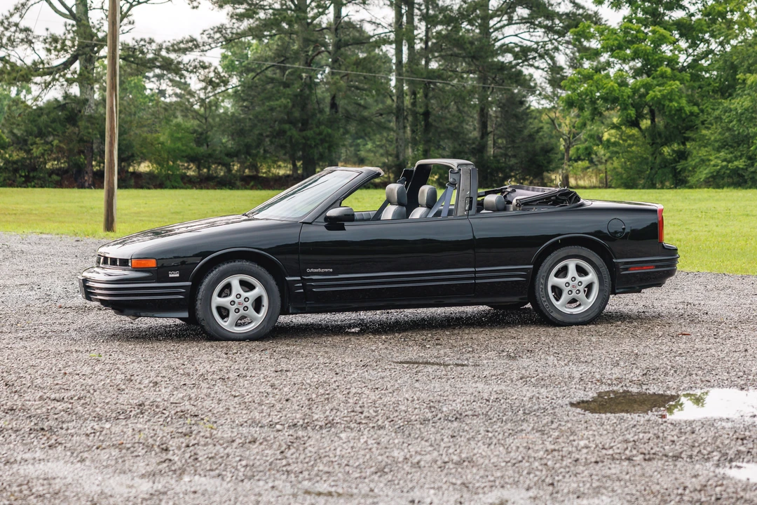1993 Oldsmobile Cutlass Supreme - Image 16 of 31